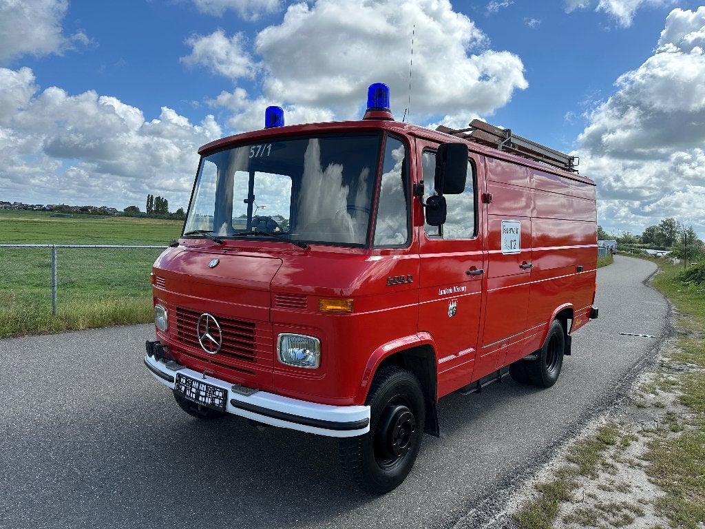 Mercedes 508 Gesloten bestelwagen 28.000km! Roest vrij!, Auto's, Zwart, Overige carrosserieën, Mercedes-Benz, 85 pk