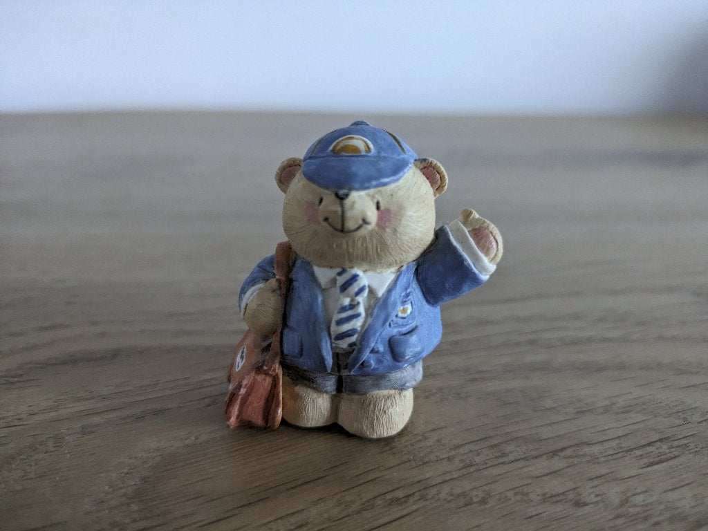 Forever Friends beeldje (beertje postbode), Ophalen of Verzenden, Zo goed als nieuw, Beeldje, Forever Friends