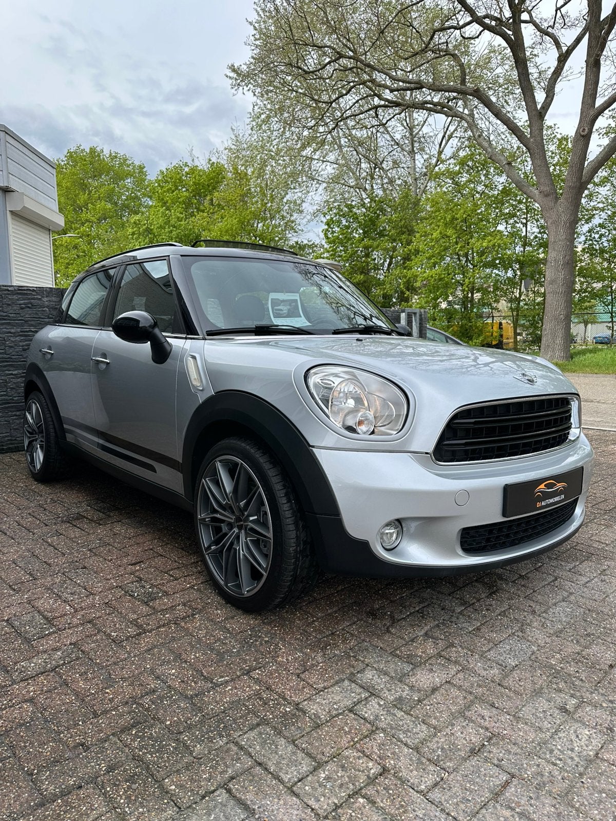 Mini Countryman 1.6 bezine Panoramadak 116pk 2016 Grijs, Voorwielaandrijving, Bedrijf, 115 pk, SUV of Terreinwagen