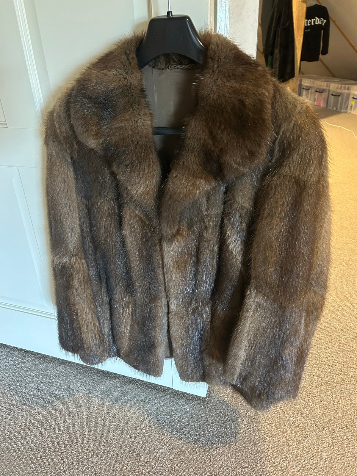 Luxe nertsen bontjas - Bruin, Kleding | Dames, Jassen | Winter, Ophalen of Verzenden, Zo goed als nieuw, Maat 38/40 (M), Bruin