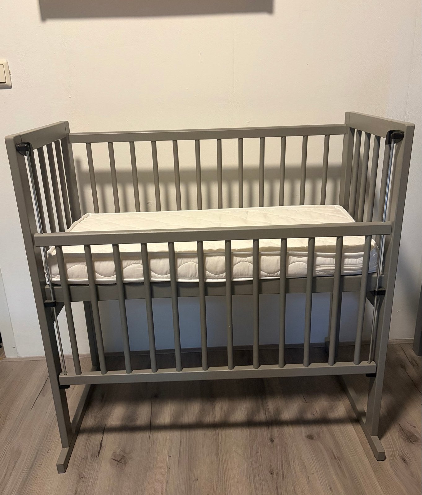 Petit Amelie Co-sleeper/Wieg - Grijs, Ophalen, Zo goed als nieuw, Wieg