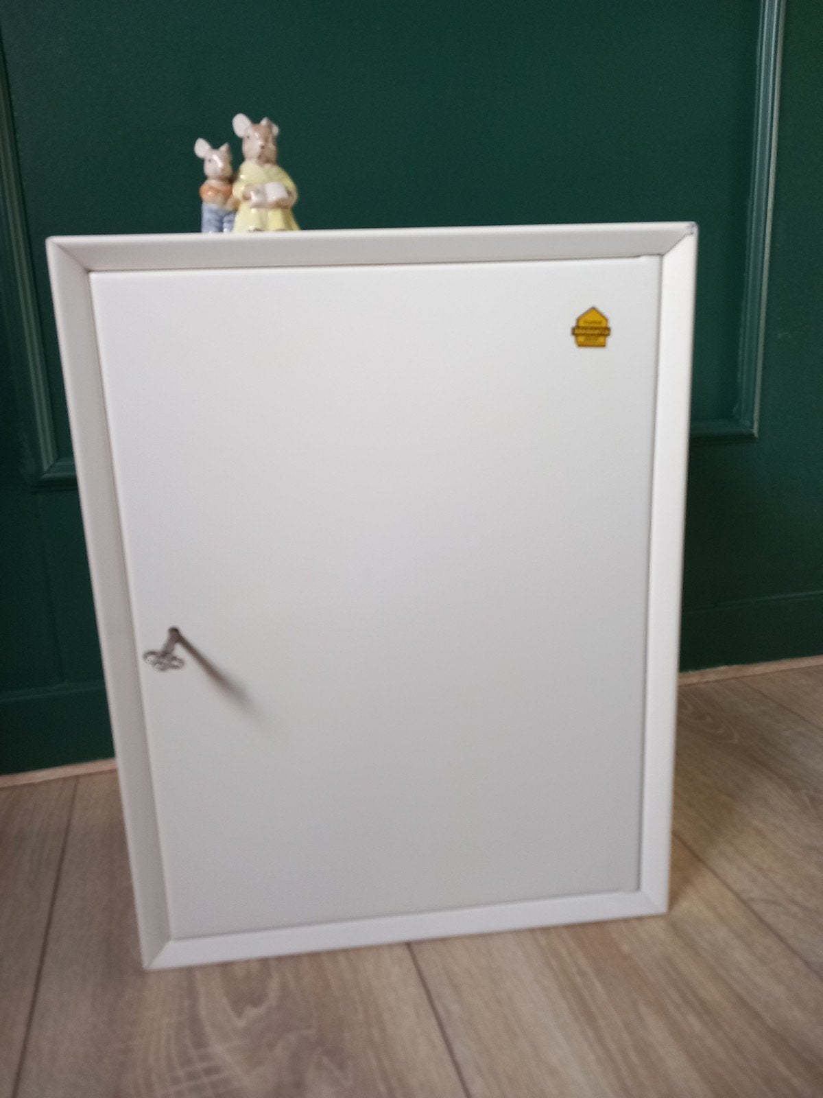 Brabantia ijzeren medicijnkastje - 29x36.5x15 cm, Verzamelen, Ophalen of Verzenden