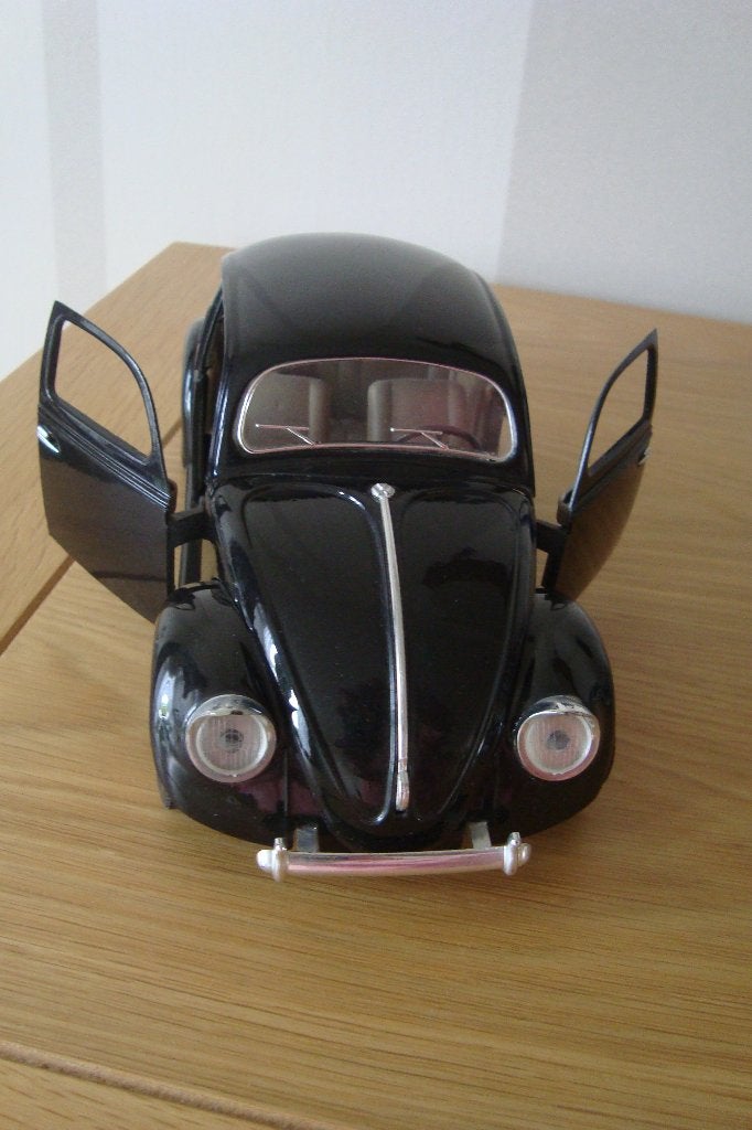 Modelauto Volkswagen Kever, Hobby en Vrije tijd, Modelauto's | 1:18, Ophalen of Verzenden, Zo goed als nieuw, Overige merken