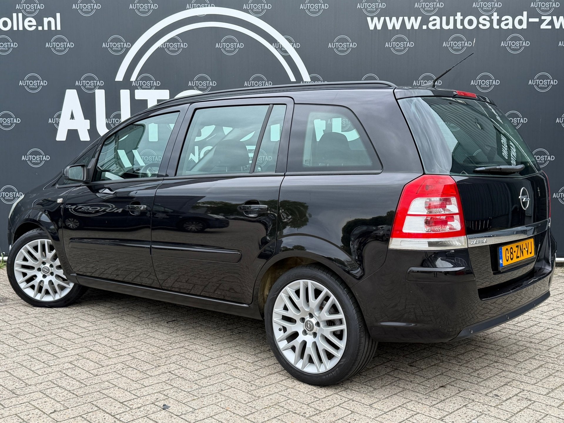 Opel Zafira 1.6 Temptation NL-Auto / 7 Pers / NAP / APK / Ai, Auto's, Voorwielaandrijving, Stof, 4 cilinders, Zwart