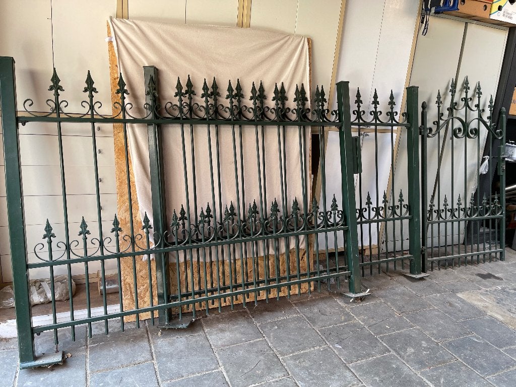 Groen klassiek hekwerk 140cm hoog, 2x197cm + looppoort 95 cm, Ophalen, Met poort, Gebruikt, Sierhekwerk