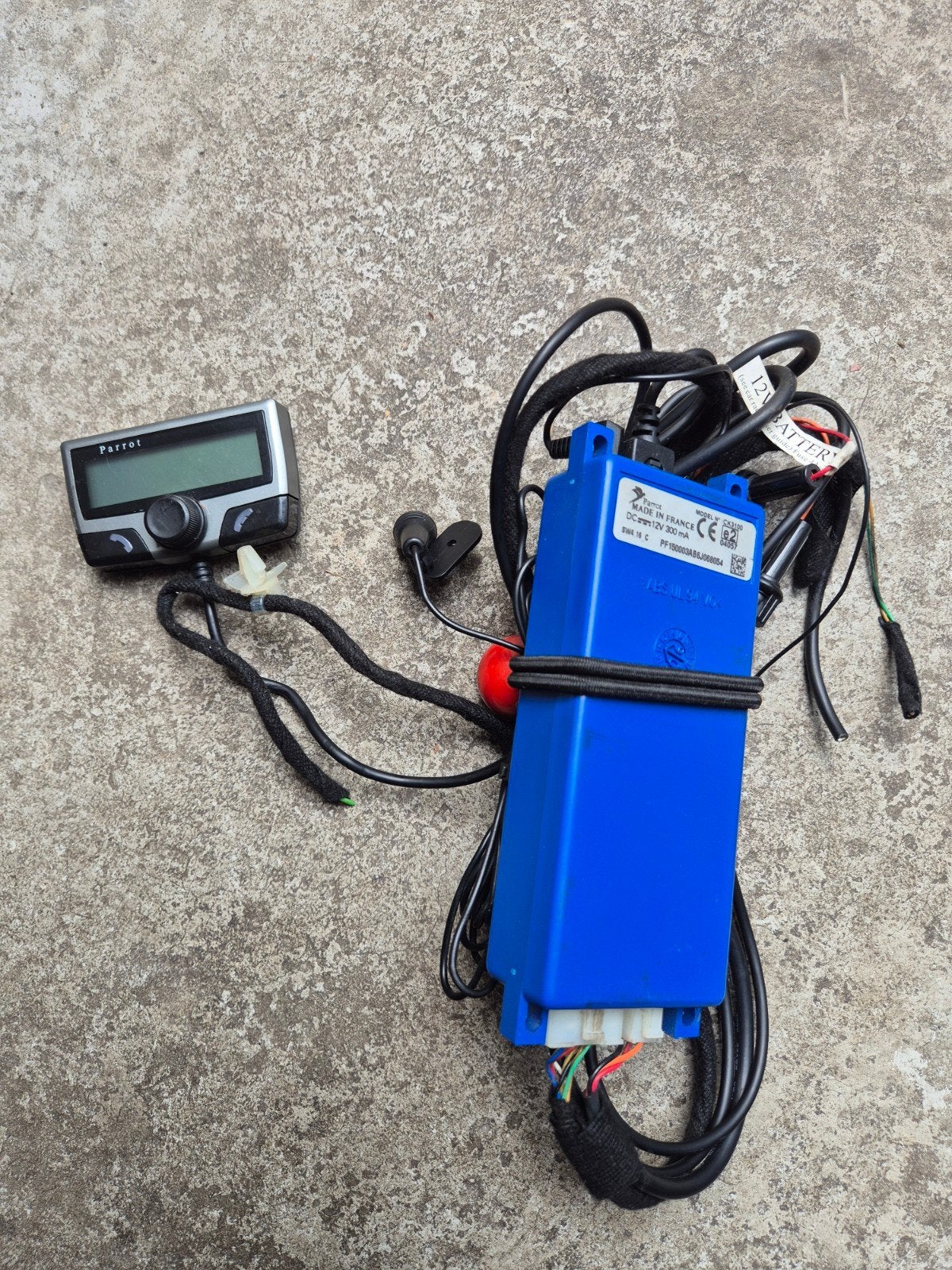 Parrot CK3100 Carkit - Complete set voor handsfree bellen, Ophalen, Universeel, Inbouw, Complete carkit