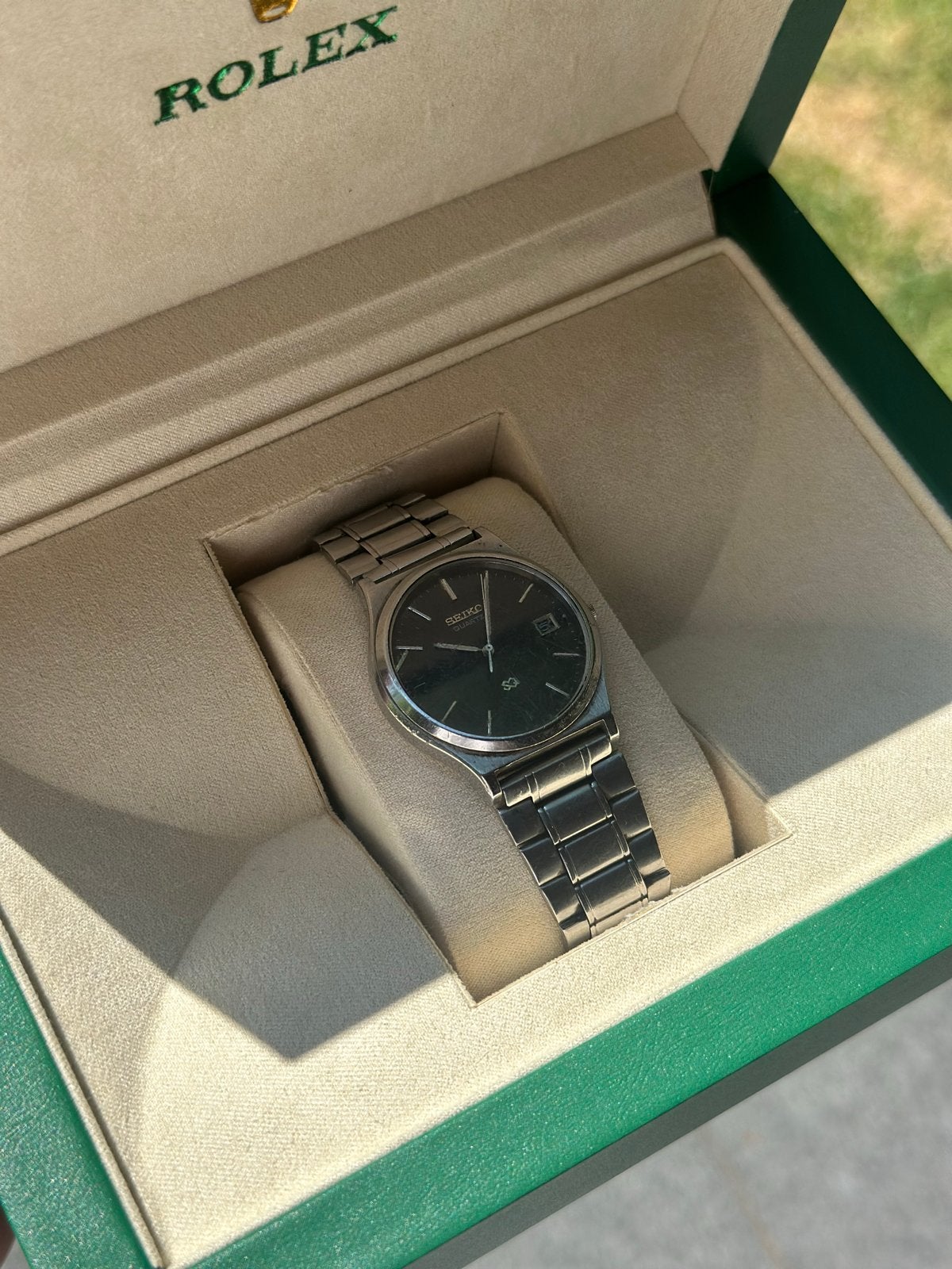 Vintage Seiko SQ Quartz (5Y22-8A60) - Zwarte Wijzerplaat, Sieraden, Tassen en Uiterlijk, Horloges | Heren, Seiko, Gebruikt, Staal