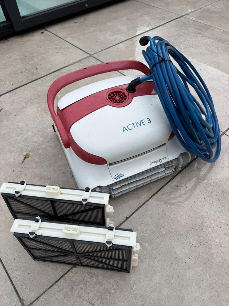 Zwembadrobot dolphin maytronics Zwembad reiniger zuiger, Tuin en Terras, Ophalen, Zo goed als nieuw