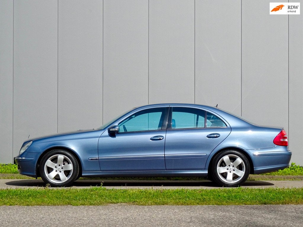 Mercedes-Benz E-klasse 500 | LUCHTV | DISTRONIC | KEYLESS-GO, Auto's, Automaat, Achterwielaandrijving, Gebruikt, 8 cilinders