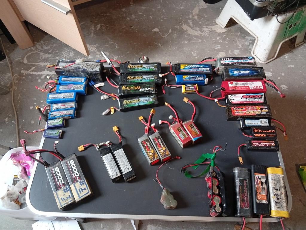 Grote partij accu's voor RC auto's en drones, Ophalen of Verzenden