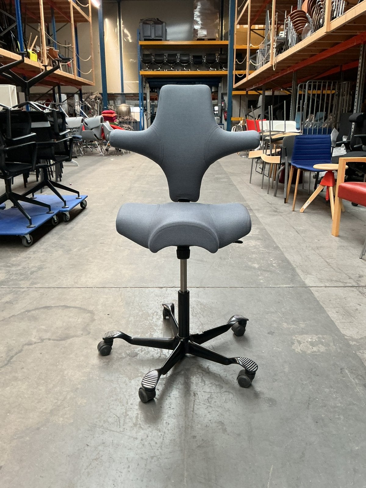 HAG Capisco 8106 Bureaustoel | Zithoogte 51-69 cm | Grijs, Huis en Inrichting, Bureaustoelen, Gebruikt, -, -, Ophalen of Verzenden