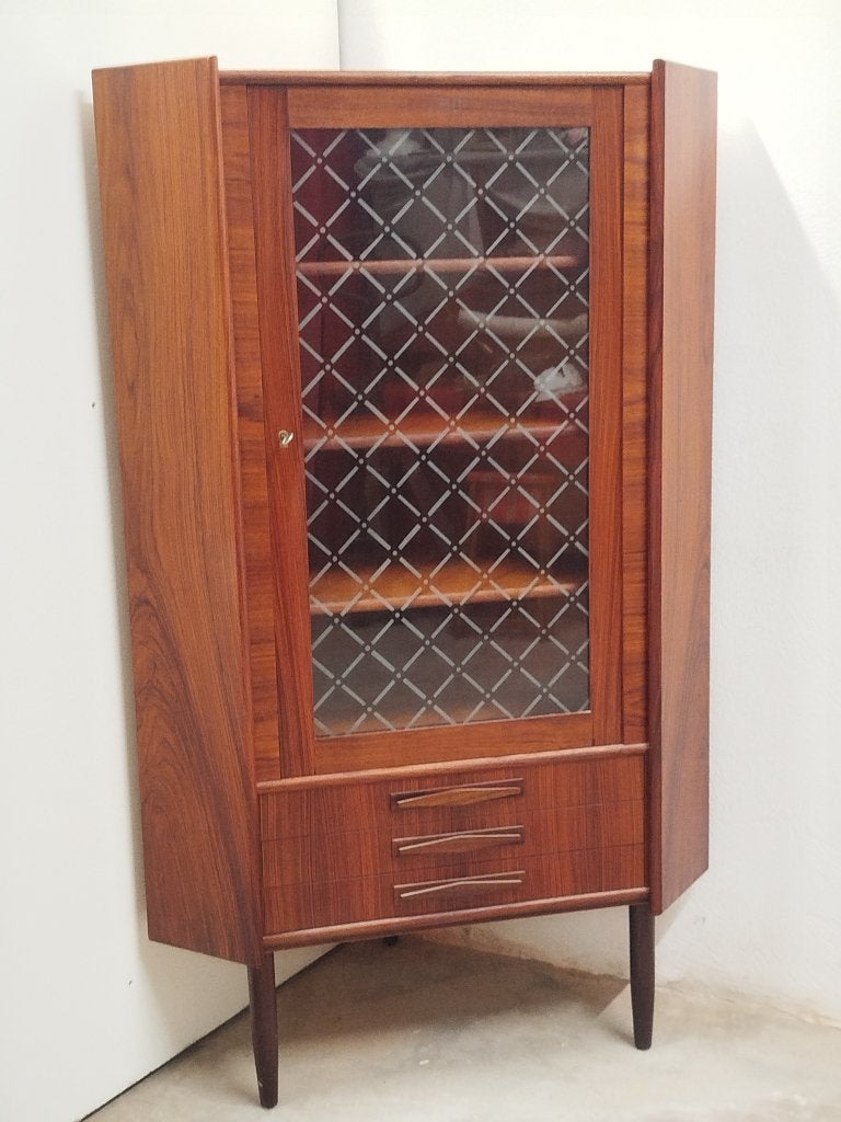 Prachtige Vintage Deense hoekkast in teakfineer, Ophalen