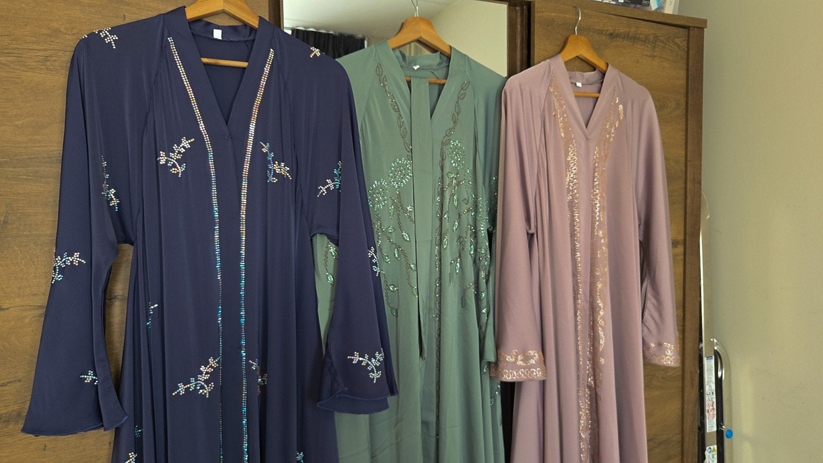 abaya's 4 kleuren, Ophalen of Verzenden, Nieuw, Onder de knie