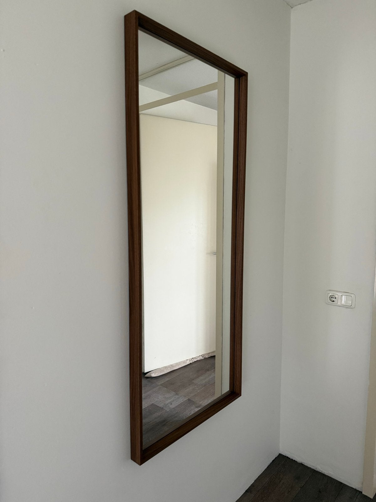 Spiegel NISSEDAL walnoot 65x150cm, Huis en Inrichting, Ophalen, Zo goed als nieuw, 150 tot 200 cm, Rechthoekig