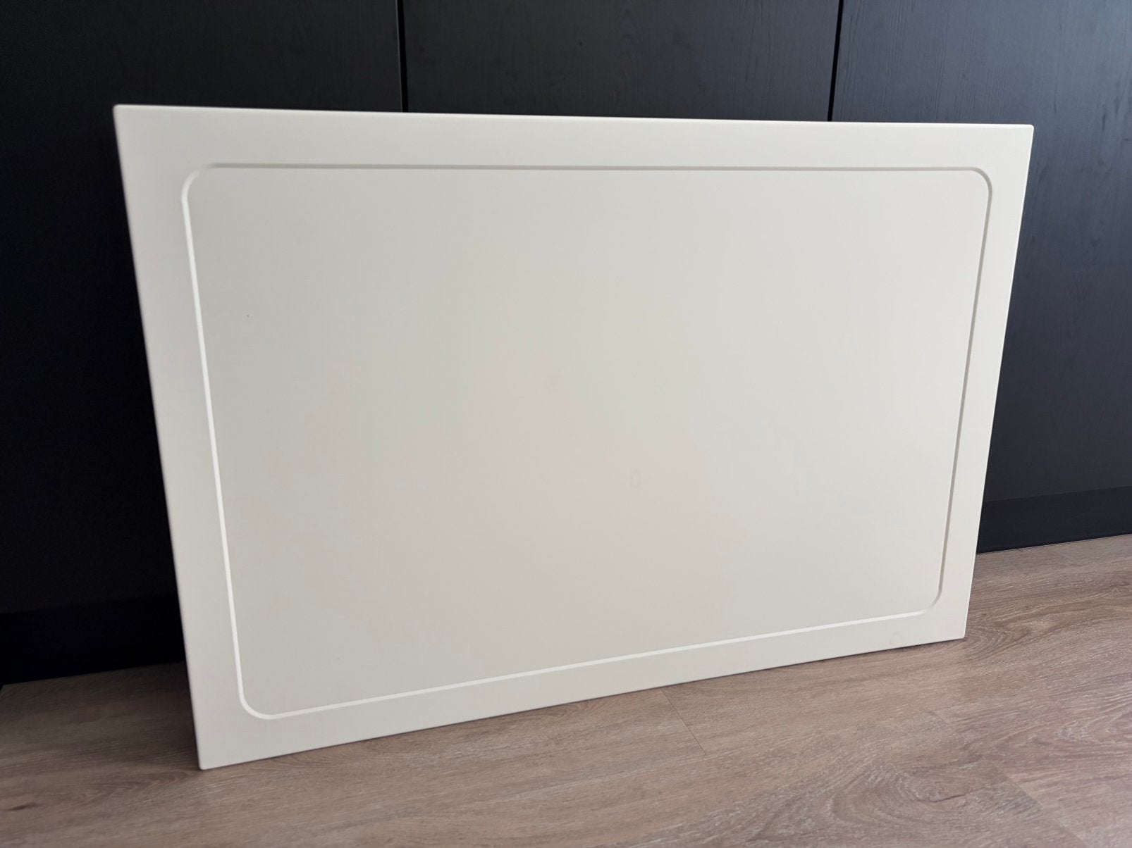 Sentimo radiatorbekleding, Doe-het-zelf en Verbouw, Ophalen, 30 tot 80 cm, Overige typen, Zo goed als nieuw