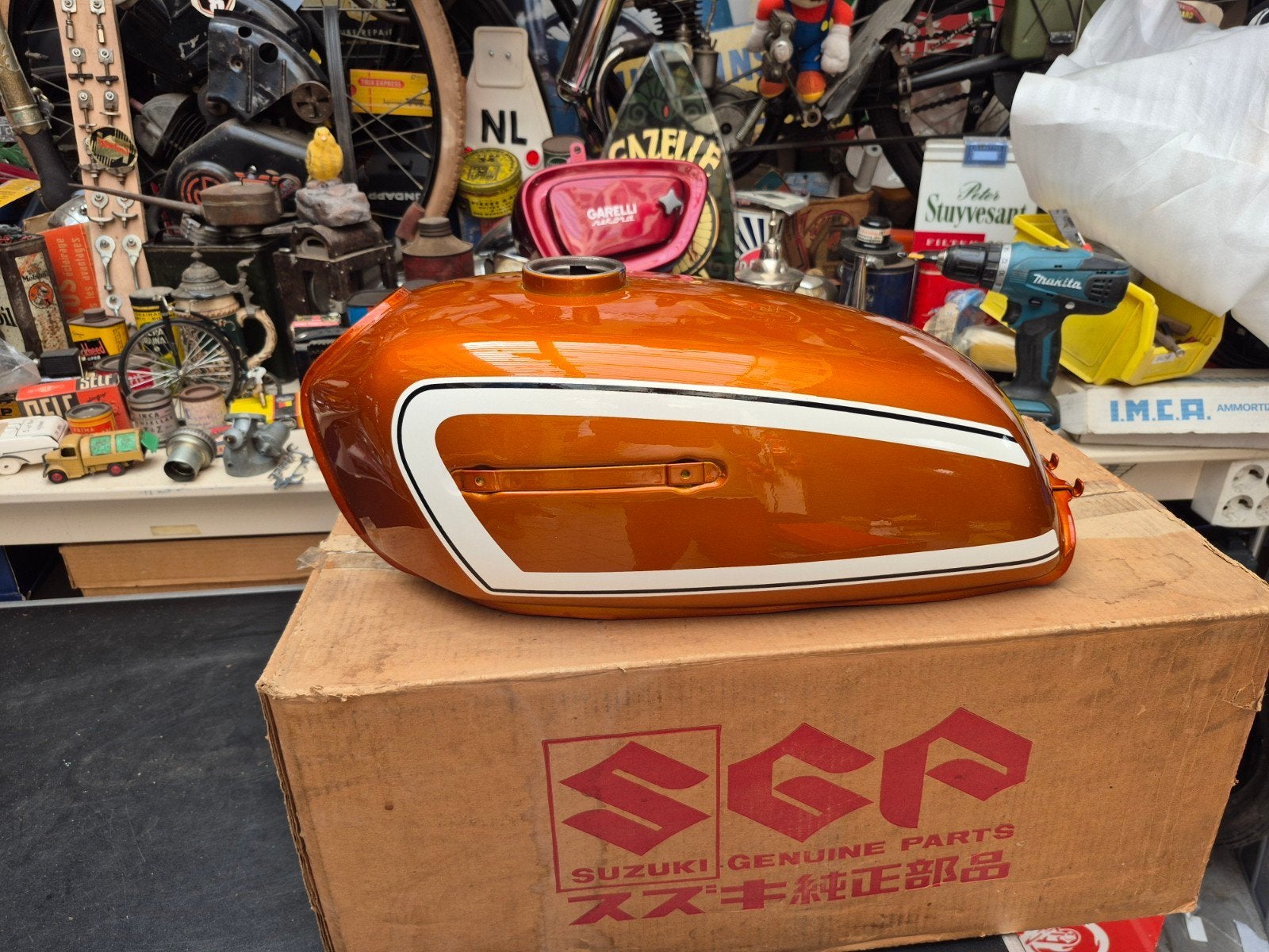 suzuki gt125 tank oranje 1974 New old stock nos, Ophalen of Verzenden