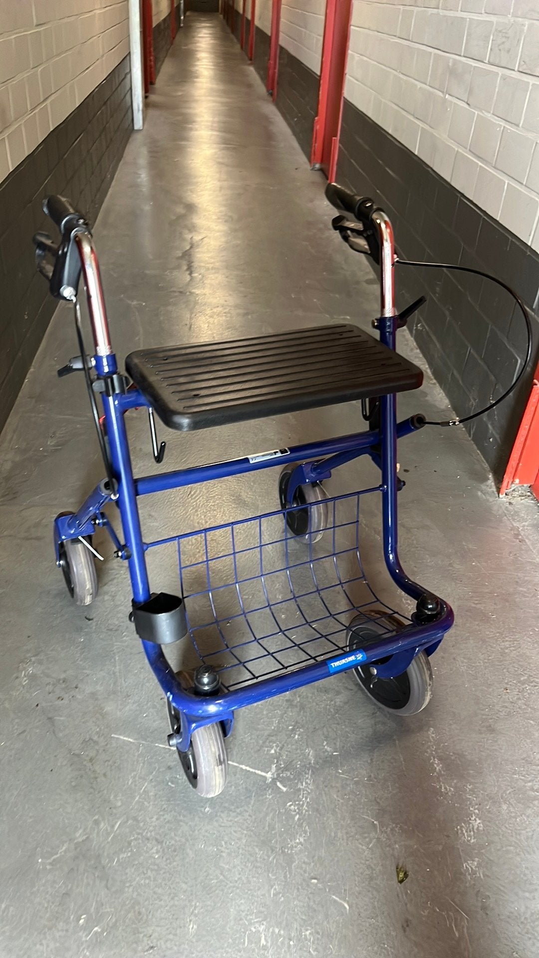 Bijna nieuwe rollator (inklapbaar), Diversen, Ophalen of Verzenden, Zo goed als nieuw