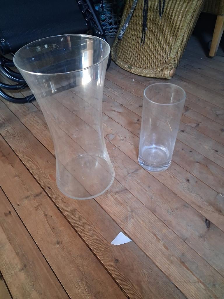 Twee glazen vazen, 40 cm en 26 cm hoog, Ophalen of Verzenden