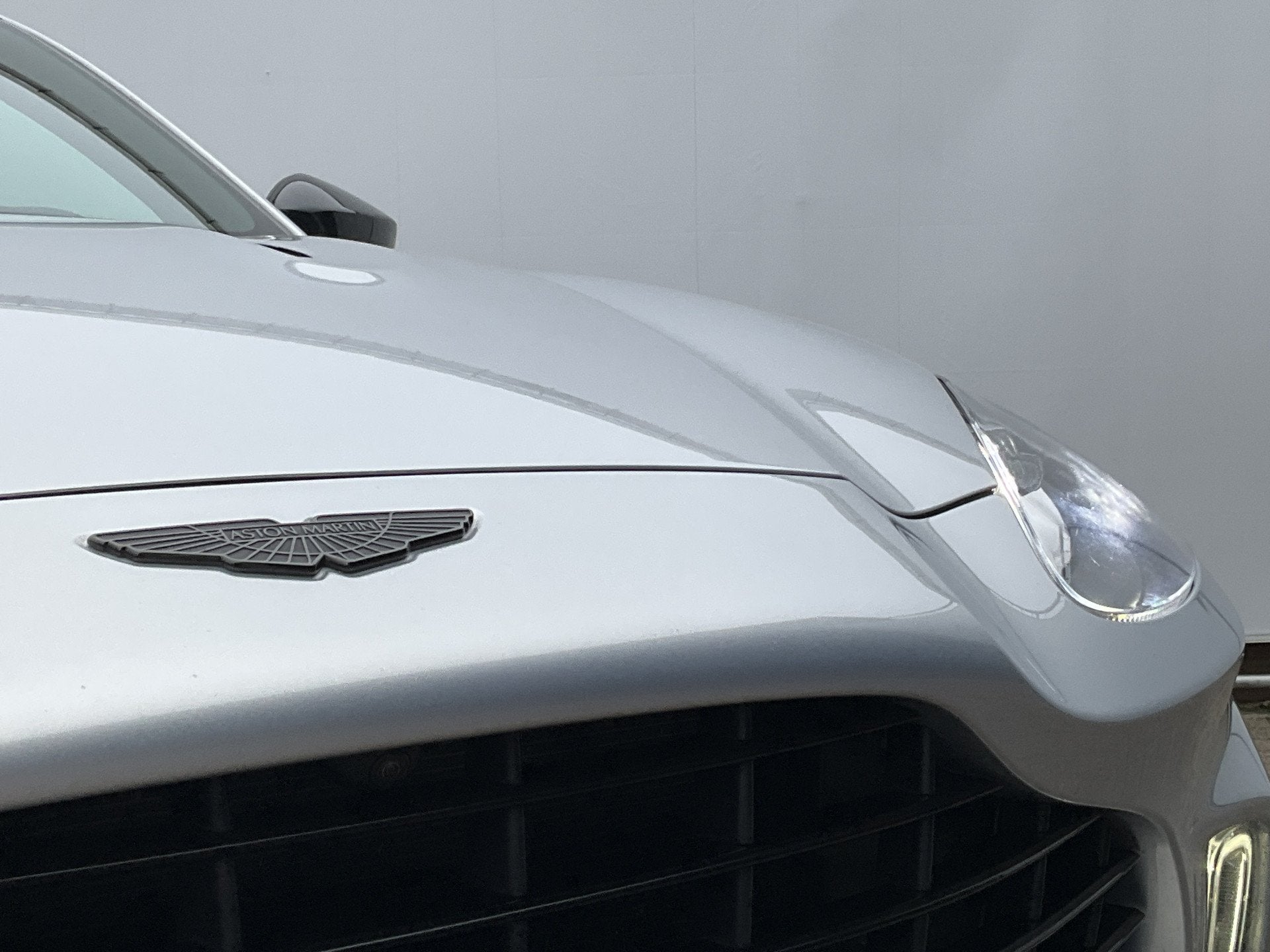 Foto 28 van Aston Martin Dbx 4.0 V8 360 Memory Stoelverw/koeling Sfeer