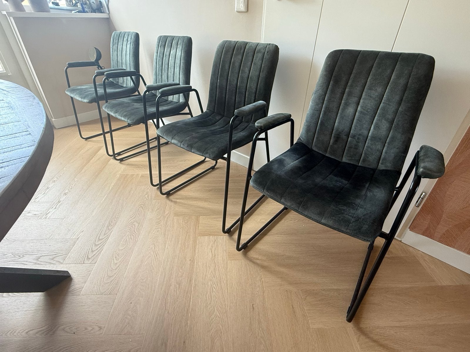 4 Groene Suede Eetkamerstoelen met Armleuning - Giga Meubel, Ophalen, Gebruikt, Overige kleuren, Vier