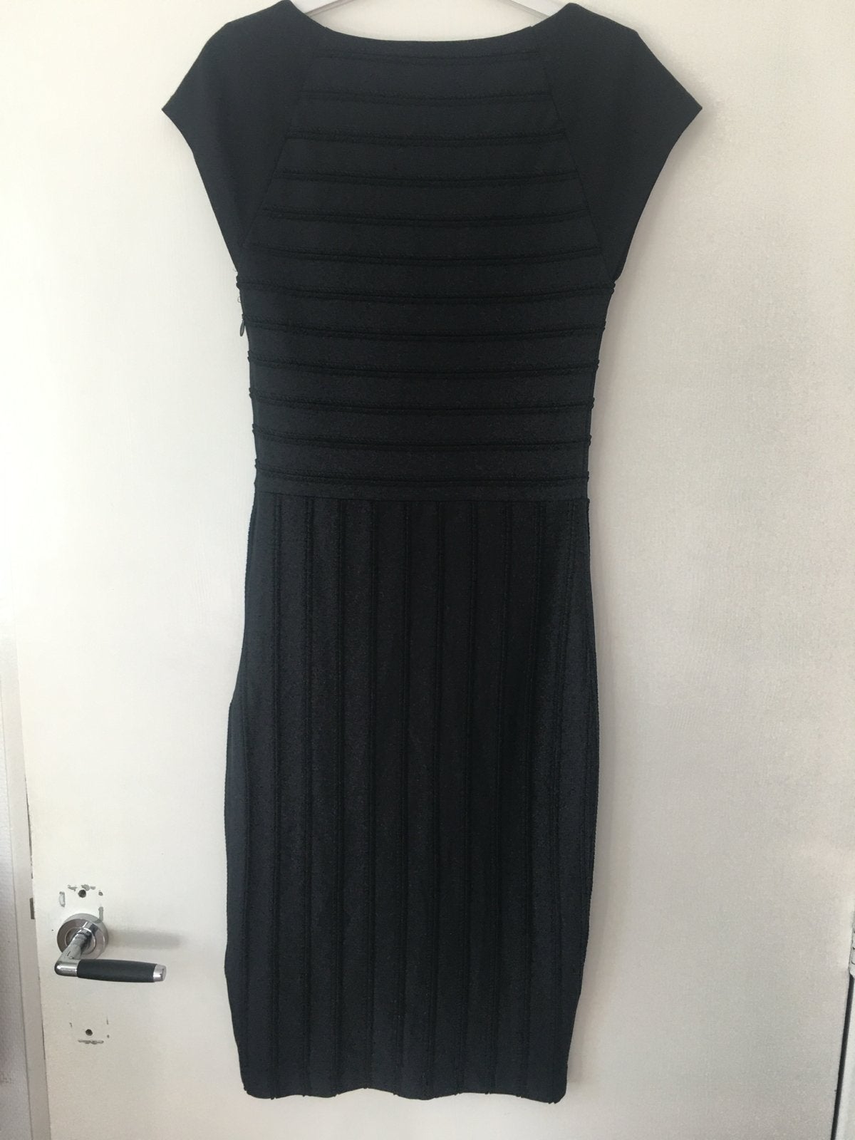 Supertrash Dout jurk zwart maat S met ingenaaide streepjes, Kleding | Dames, Zwart, Ophalen of Verzenden, Zo goed als nieuw, Knielengte