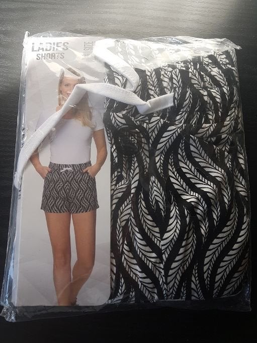 Nieuw! Kort luchtig zwart wit broekje, maat XL, rekt mee., Kort, Verzenden, Zwart, Maat 46/48 (XL) of groter