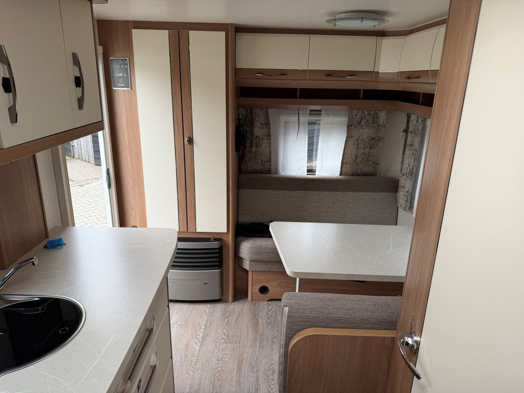Foto 8 van HOBBY De Luxe 440 SF ’21 (Vastbed 210cm)