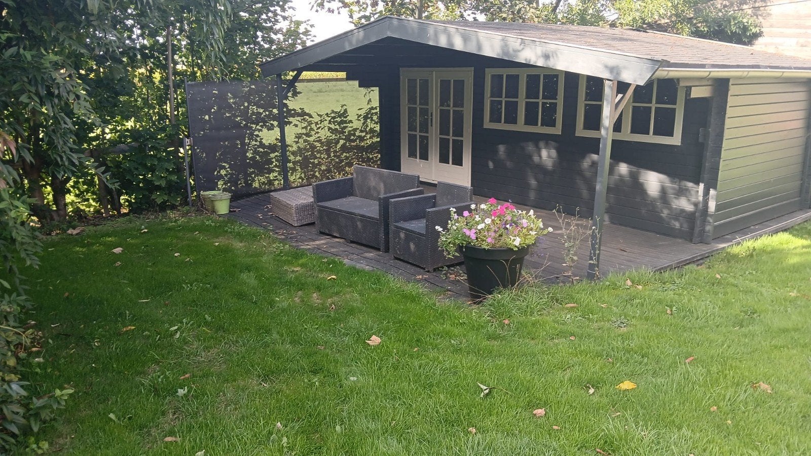 te huur:Tuinhuis met overkapping en elektra (3x6m), Opslag