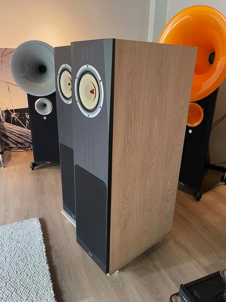 Lyritech Magic 8, Tech 1, Lyritech, Zo goed als nieuw, Front, Rear of Stereo speakers