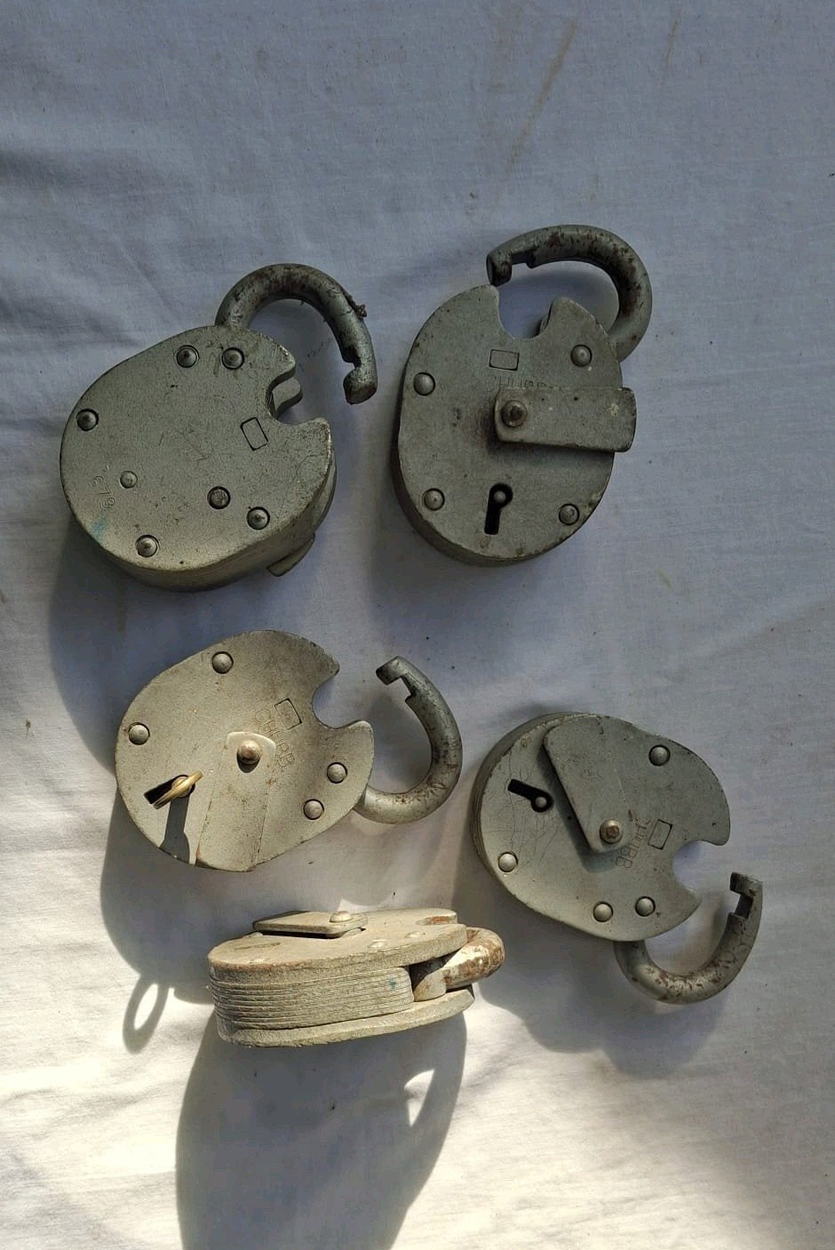 5 antieke hangsloten Chubb keer Alike set 3 stuks., Ophalen of Verzenden, Gebruikt, IJzer, Slot