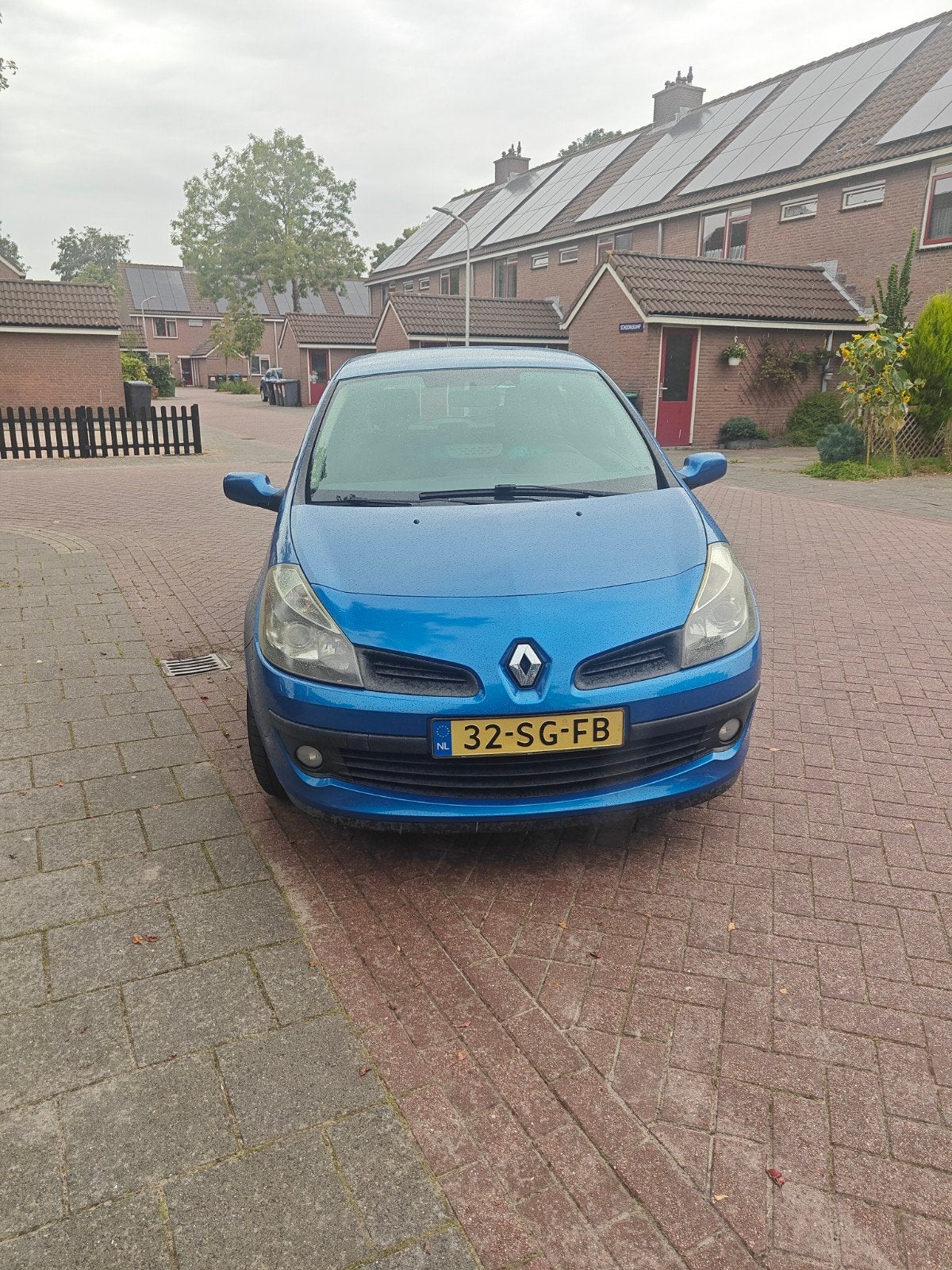 Renault Clio 1.4 16V 72KW 3-DRS E4 2006 Blauw, Auto's, Voorwielaandrijving, 4 cilinders, Blauw, 49 €/maand