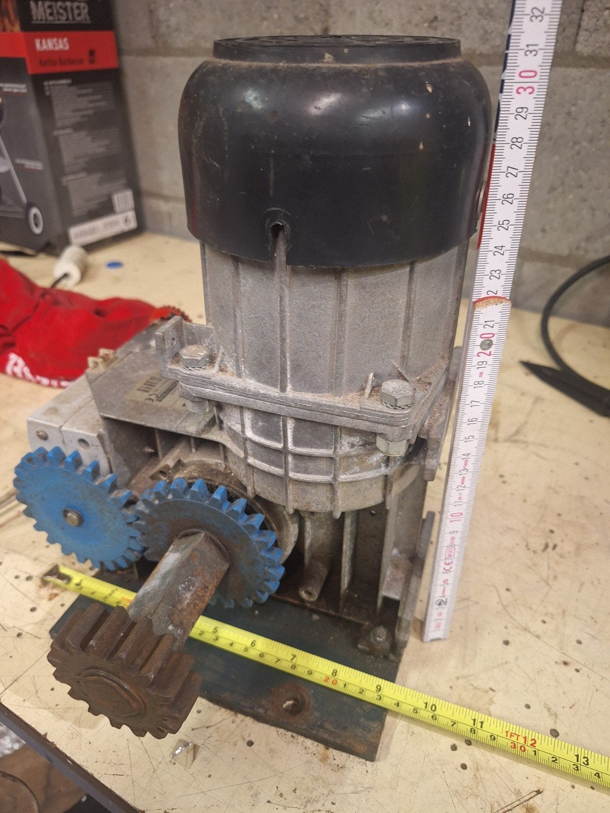 Elektromotor met 10 meter tandheugel, Ophalen, Gebruikt