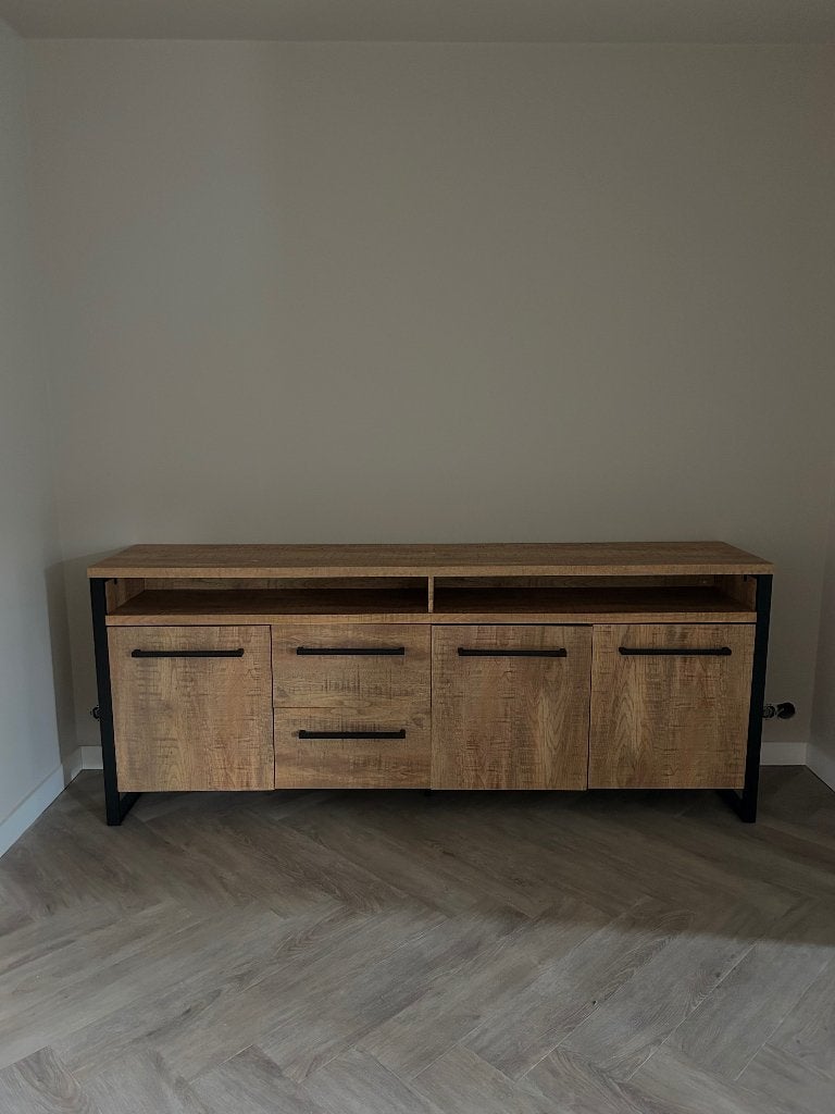 Industrieel dressoir – Voor handige klusser, Huis en Inrichting, Kasten | Dressoirs, Ophalen, Gebruikt, Met deur(en), 200 cm of meer