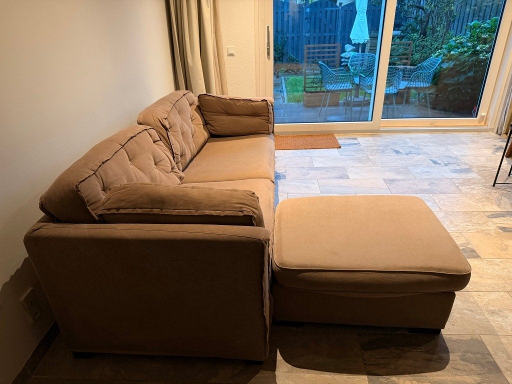Comfortabele hoekbank met poef, Ophalen, Gebruikt, Driepersoons, 75 tot 100 cm