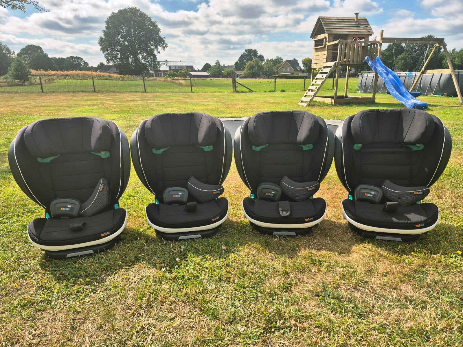 4x BeSafe iZi Flex Fix i-Size Autostoeltje Black Cab + 2hoes, 15 t/m 36 kg, Verstelbare rugleuning, Isofix, Ophalen