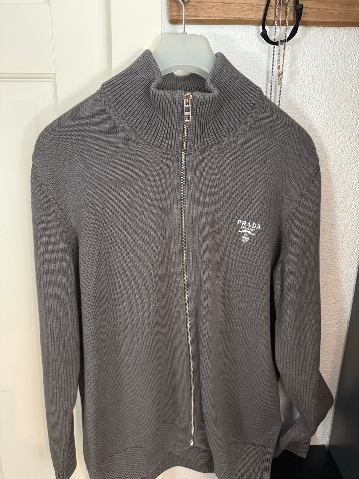Prada vest in zeer goede staat, Ophalen, Zo goed als nieuw, Maat 46 (S) of kleiner, Grijs