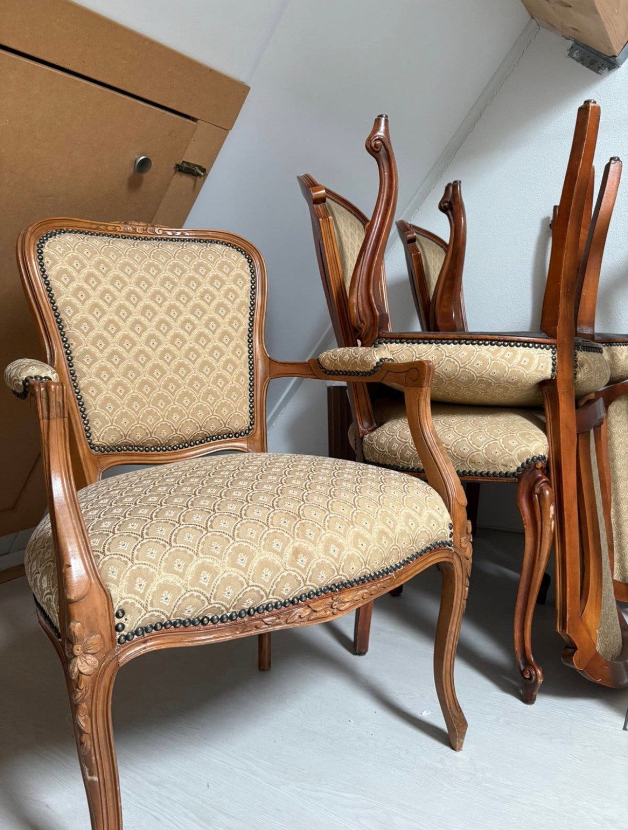 Mooie set vintage klassieke eetkamerstoelen, Ophalen