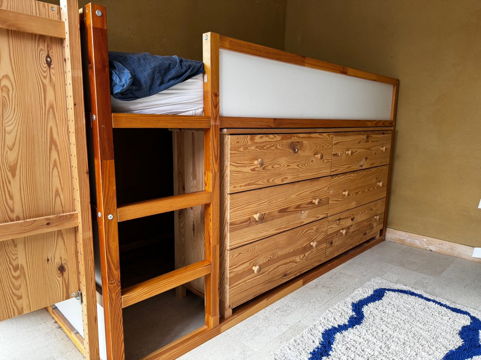 Ikea halfshoogslaper KURA met grenen TARVA ladekast, Ophalen, Gebruikt, Hoogslaper