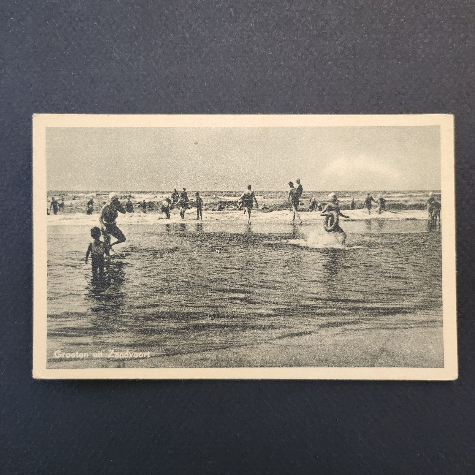 Vintage Ansichtkaart Groeten uit Zandvoort - Strandtafereel, Verzenden, 1920 tot 1940, Ongelopen, Noord-Holland