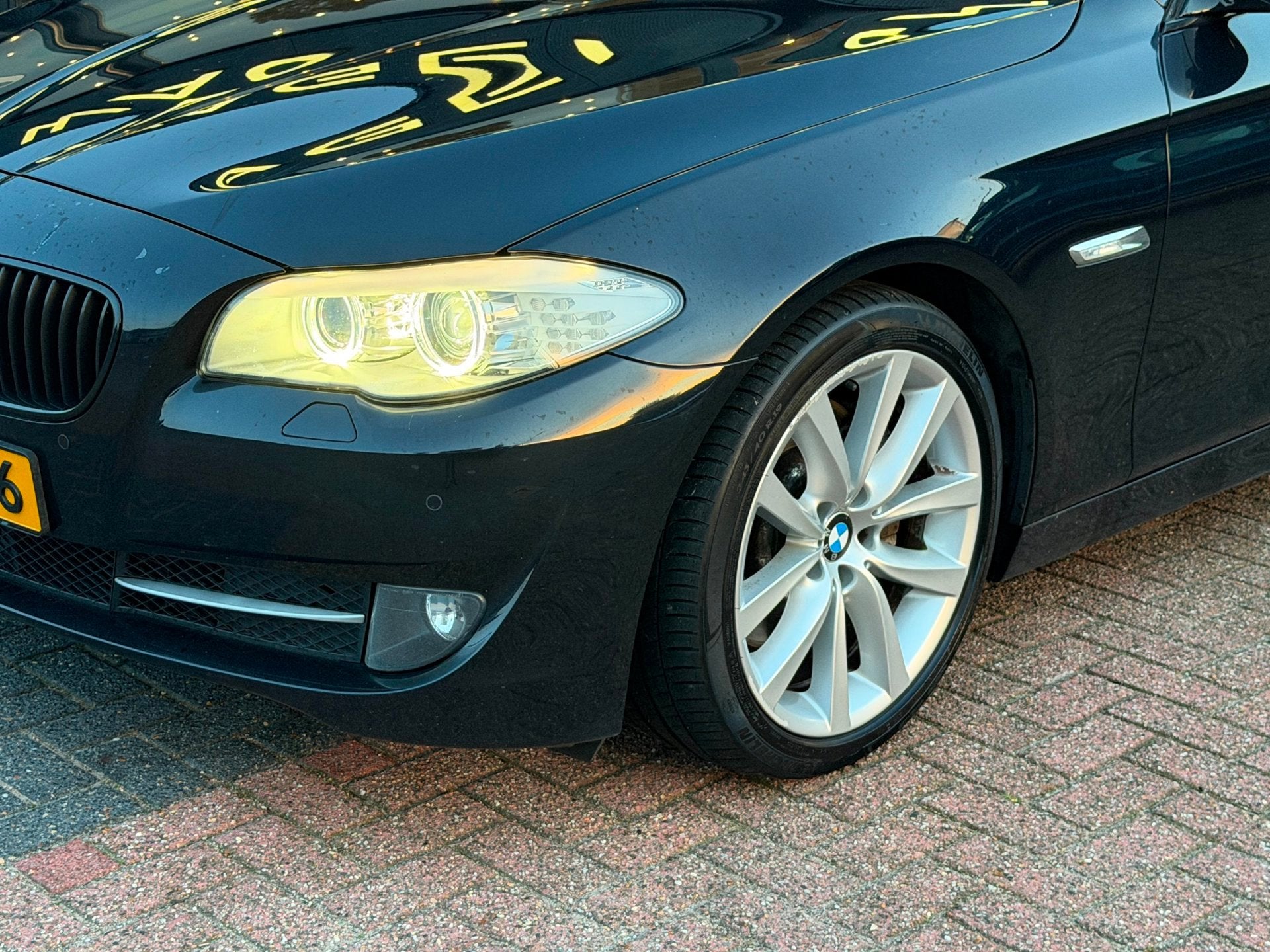 BMW 5-serie 528i Executive AUT|NAVI|Cruise|VolledigOnderhoud, Auto's, Automaat, Gebruikt, 2000 kg, Zwart