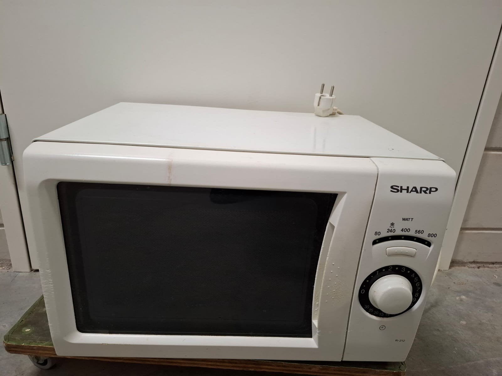 SHARP magnetron  - Perfecte staat!, Ophalen, Draaiplateau, Vrijstaand, Magnetron