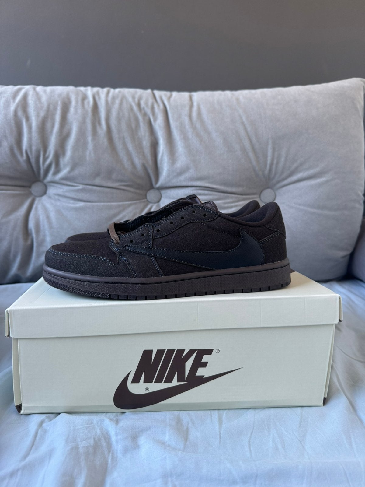 Travis scott velvet brown maat 43, Kleding | Heren, Bruin, Nieuw, Ophalen of Verzenden, Sneakers of Gympen