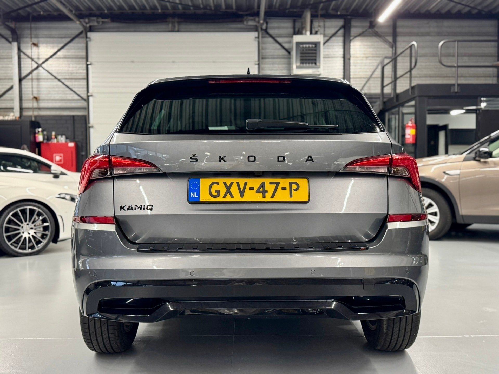Skoda KAMIQ 1.0 TSI Business Edition Carplay/Camera/Clima, Auto's, Dealer onderhouden, Euro 6, Origineel Nederlands, Handgeschakeld