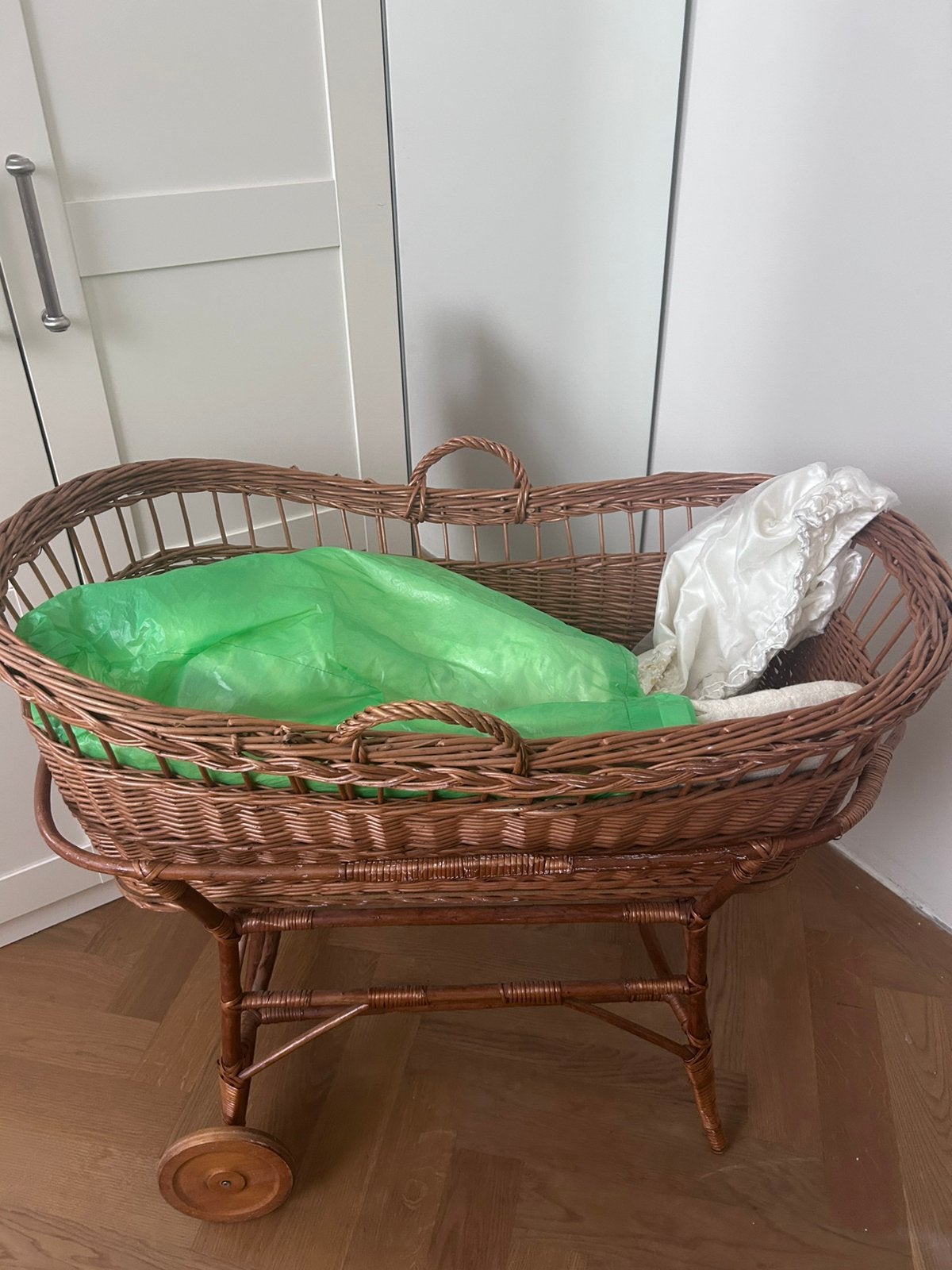 Rieten wiegje, Ophalen, Gebruikt, Wieg