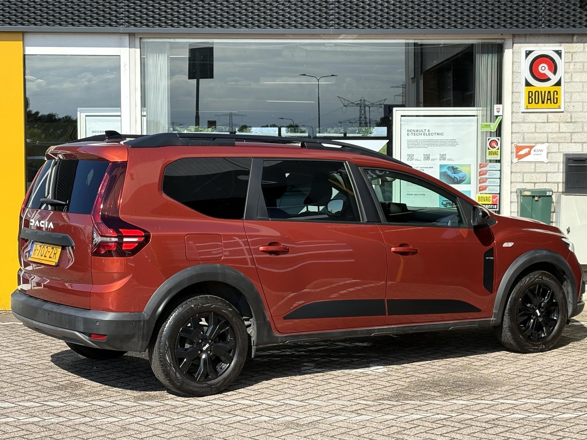 Dacia Jogger 1.0 TCe 100 ECO-G Extreme 5p. | NAP | Navigatie, Auto's, Voorwielaandrijving, Gebruikt, Euro 6, Bruin