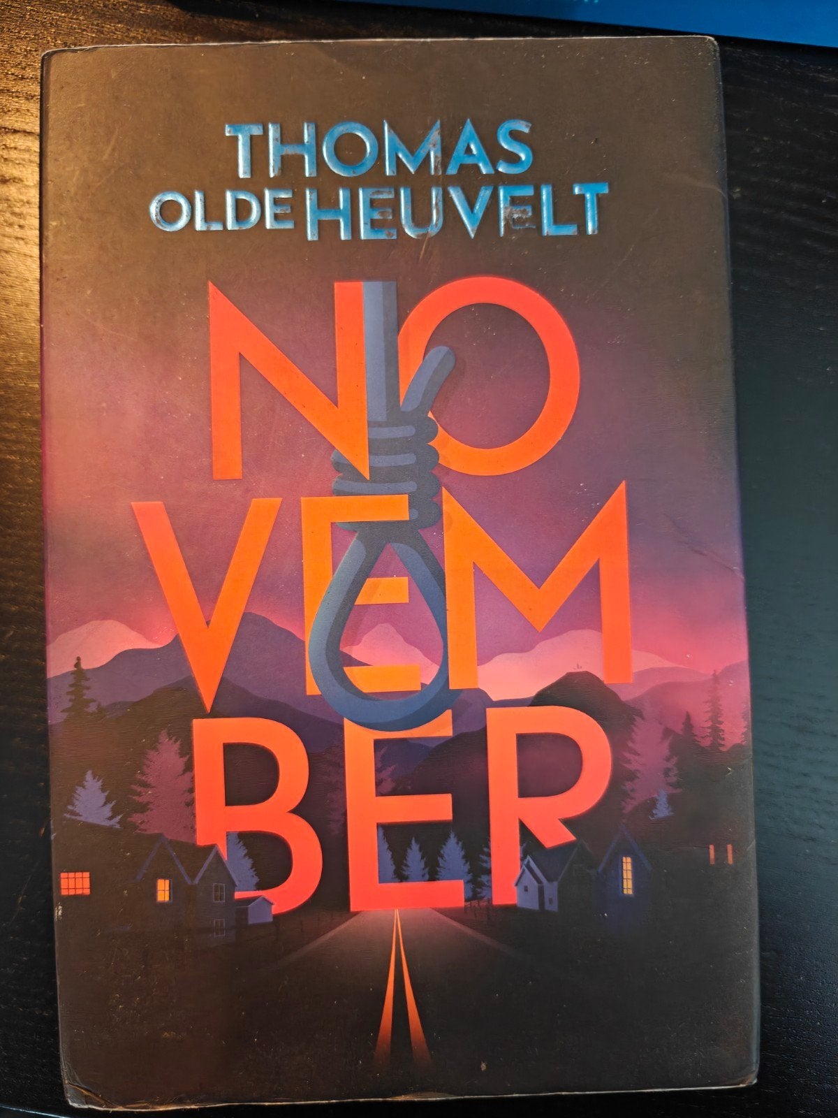 November - Thomas Olde Heuvelt, Boeken, Thrillers, Ophalen of Verzenden, Gelezen, Thomas Olde Heuvelt, Nederland