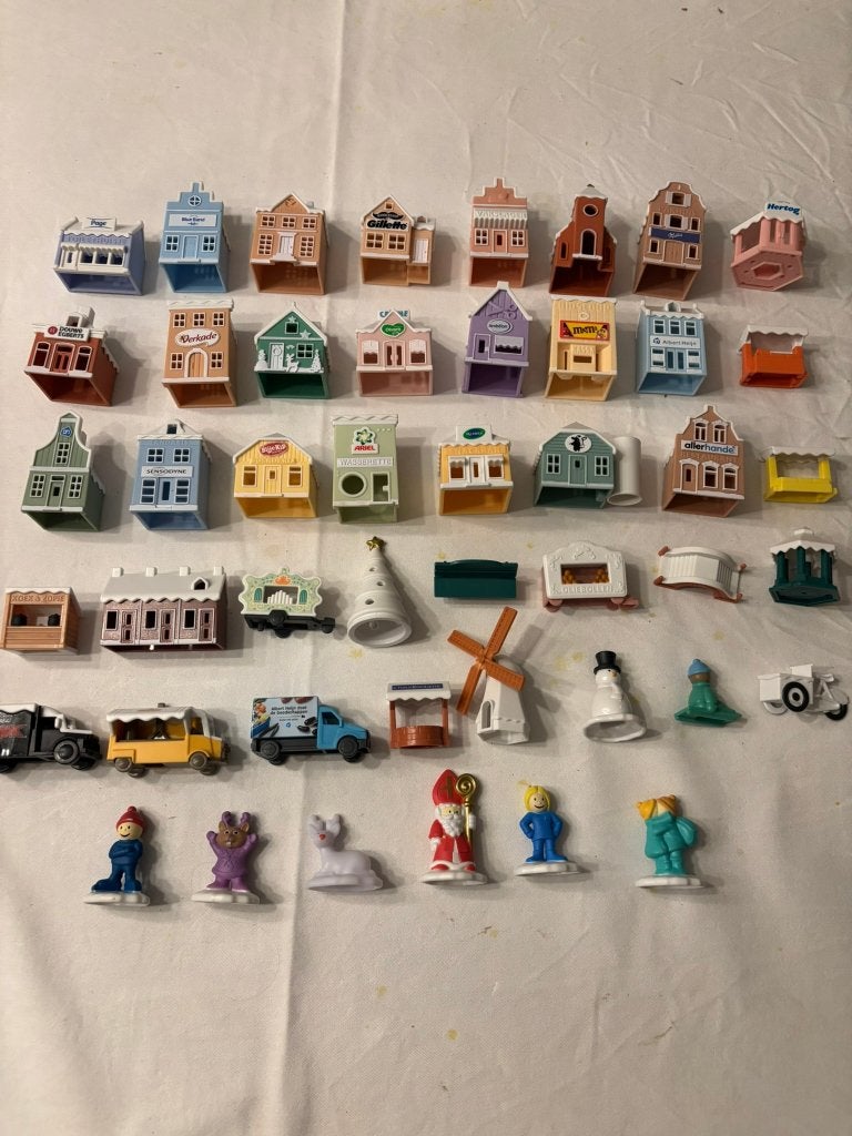 Ah miniatuurhuisjes compleet 45 stuks plus sinterklaas sint!, Ophalen of Verzenden, Zo goed als nieuw