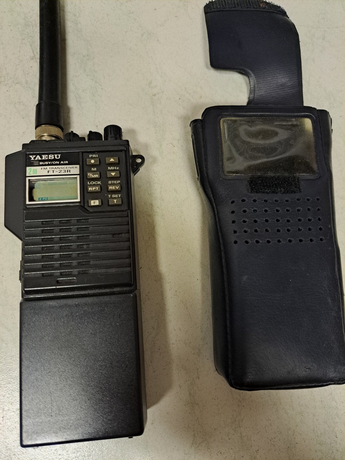 Yaesu FT-23R 2m FM Transceiver met hoes, Gebruikt, 15 km of meer, Ophalen of Verzenden, Portofoon of Walkie-talkie