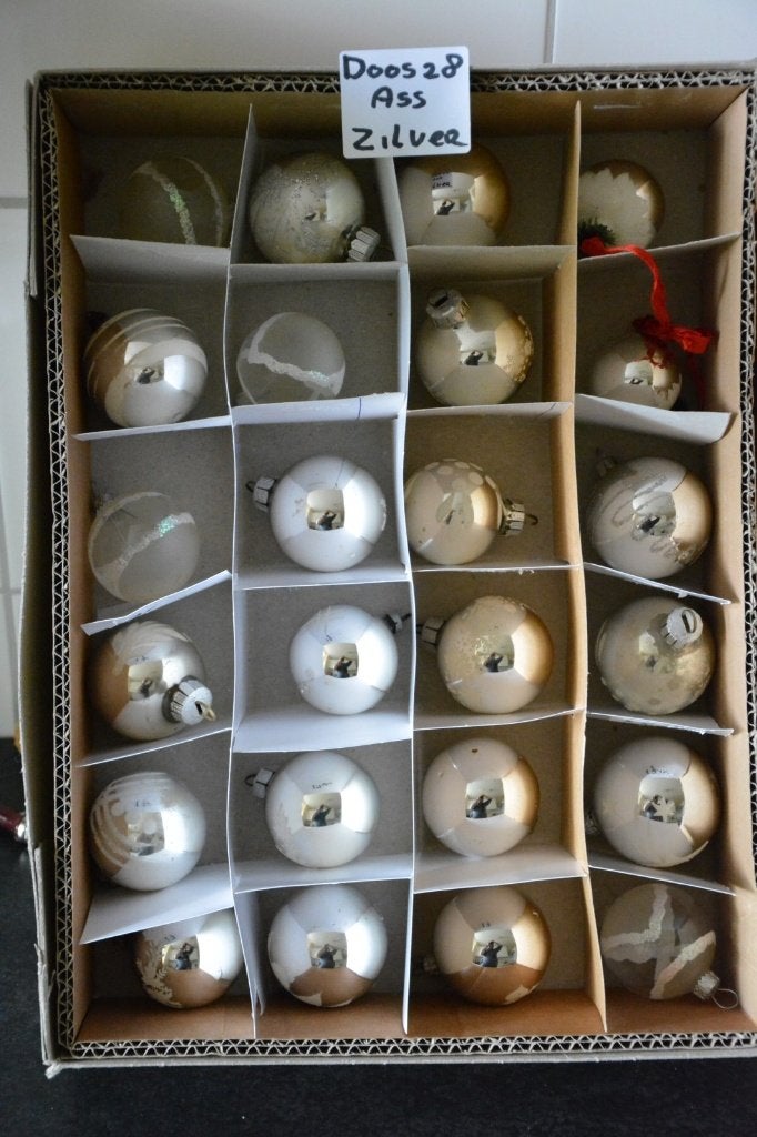 Kerstballen zilver Doos 28, Ophalen of Verzenden, Zo goed als nieuw