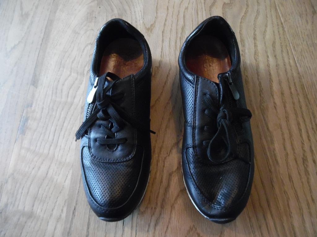 dames zwarte sneakers mt 39 met rits en veters lak accenten, Zwart, Ophalen of Verzenden, Sneakers of Gympen, Onbekend
